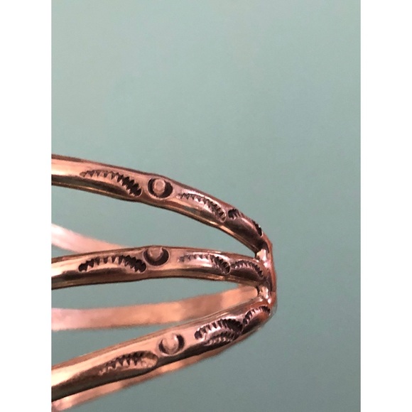 Vintage Native American Turquoise & Sterling Silver Tri-Shank Cuff Bracelet - Picture 9 of 14